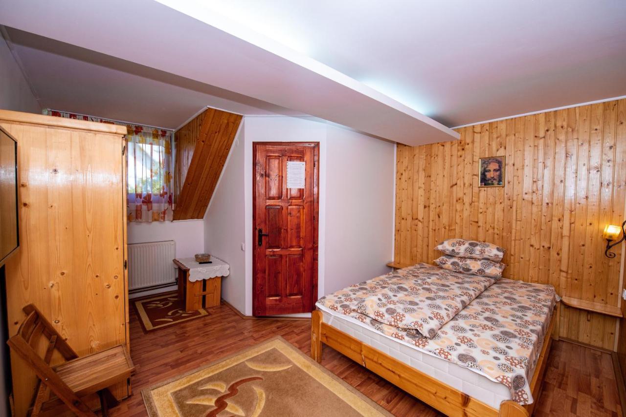 Pensiunea Flori De Camp Vatra Dornei Buitenkant foto