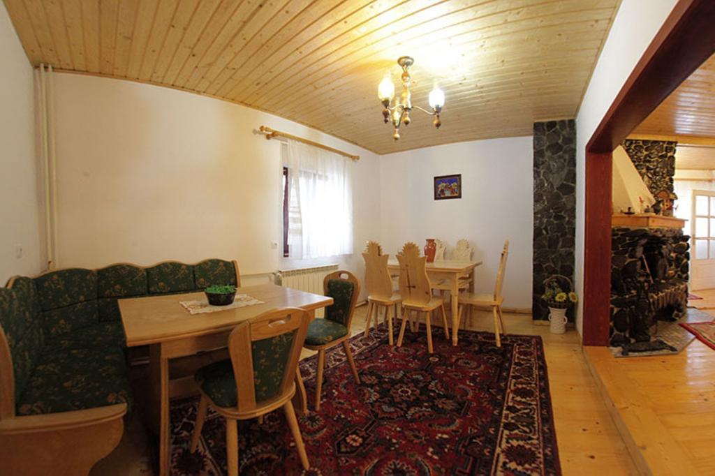 Pensiunea Flori De Camp Vatra Dornei Kamer foto