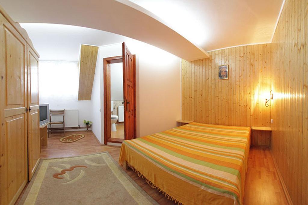 Pensiunea Flori De Camp Vatra Dornei Kamer foto